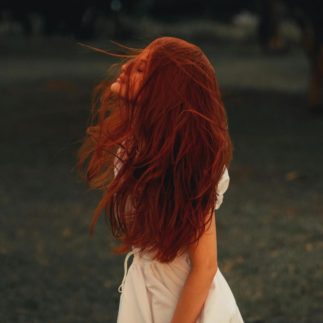 Peluquería-Virginia-G-Zaragoza-protege-tu-melena-cobriza-miel-caramelo-con-tecnicas-adecuadas